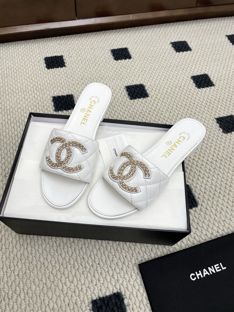 Ch**el slippers